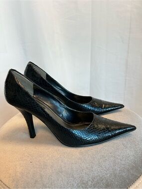 Classic Black Pointed-Toe Stiletto Pumps